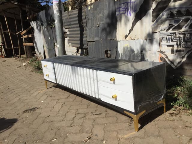 Tv stand 